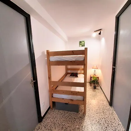 Apartment Plain Pied Climatise, 100 M De