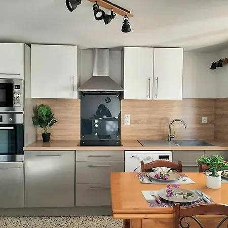 Apartment Plain Pied Climatise, 100 M De Le Barcares